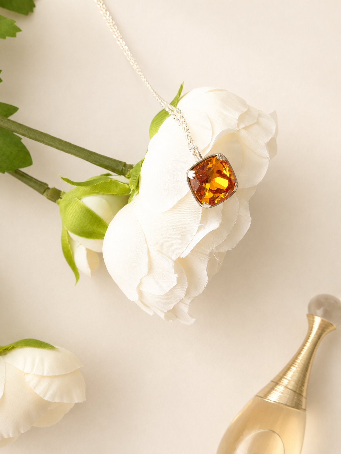 Amber Swarovski Kristalli Kolye